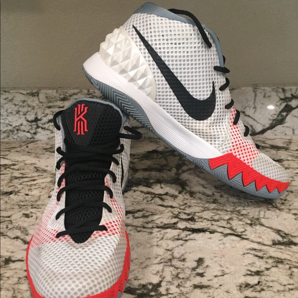 Kyrie 1 Nike basketball shoes